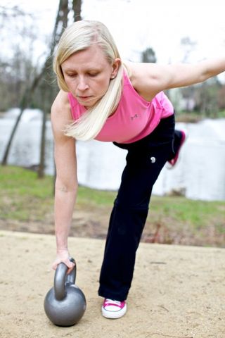 Sarah-single-leg-deadlift